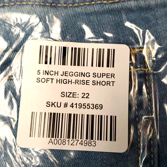 ❤️NWT VINTAGE TORRID SHORTS - SUPER SOFT STRETCH DENIM JEGGING - PLUS SIZE - Picture 8 of 12